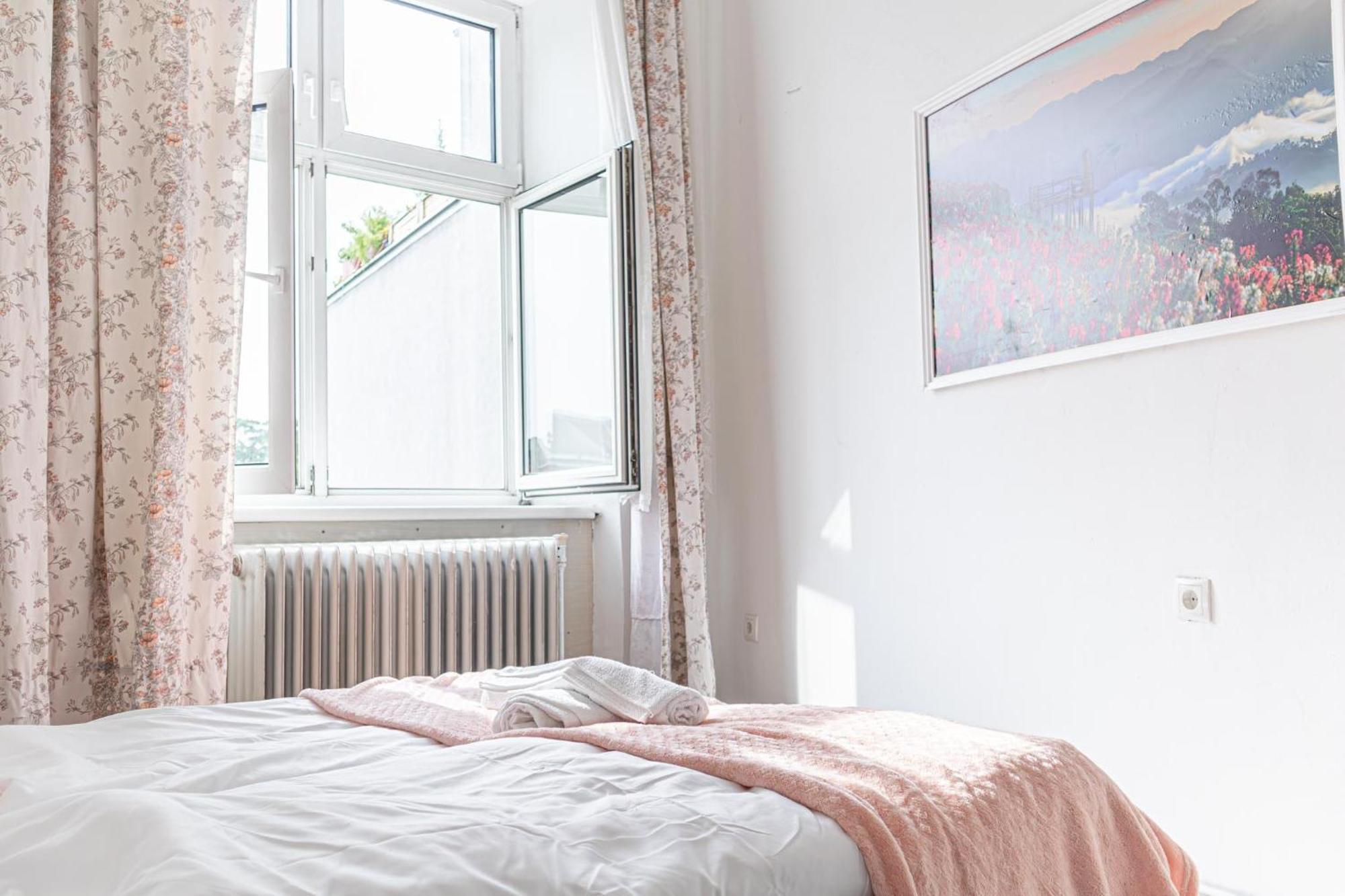 Convenient 2br Apt. Near U6 Station Am Schoepfwerk *